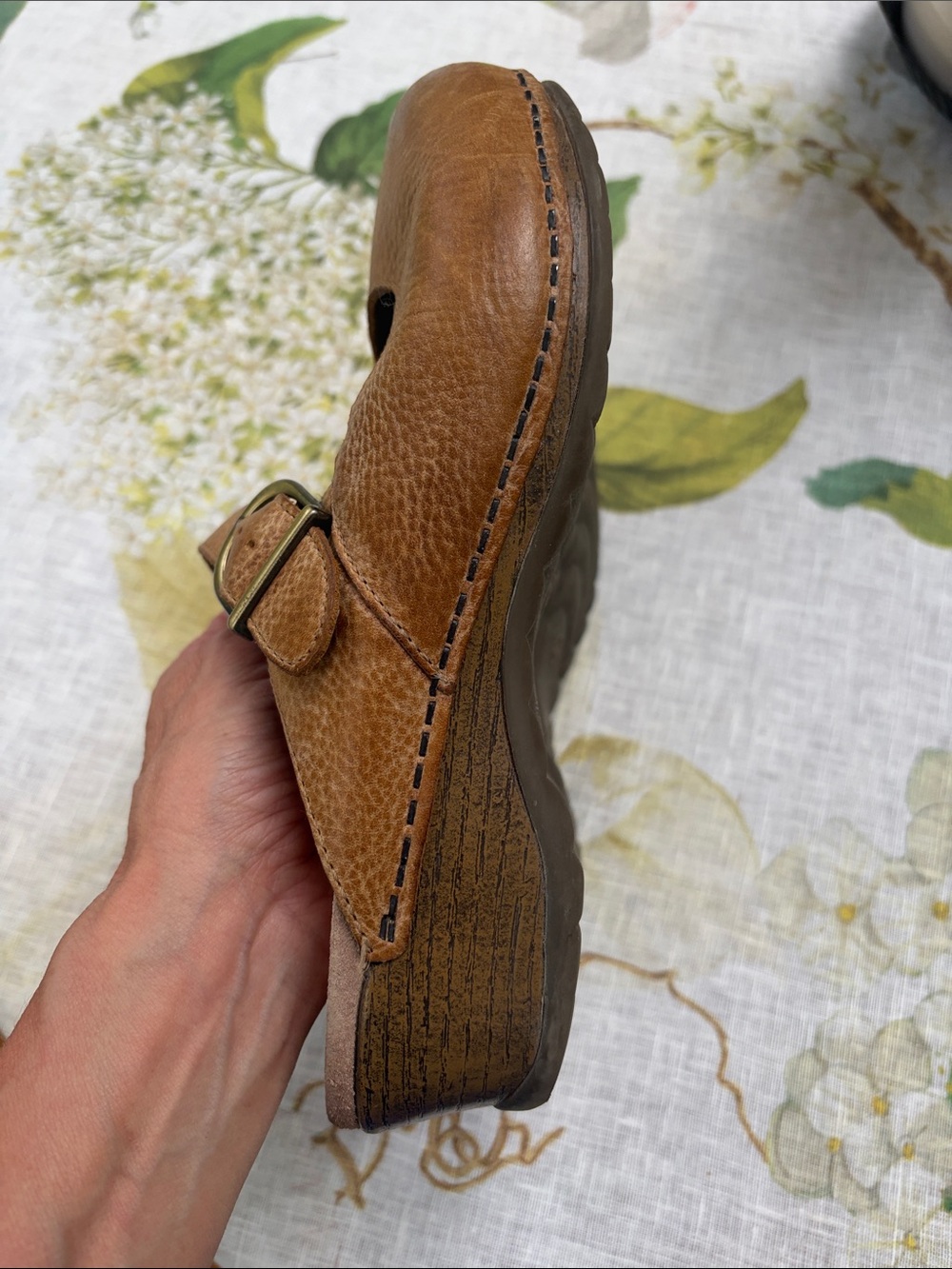 Dansko Mary Jane clog
Size 36
Honey color.
Very good condition - Picture 3 of 7